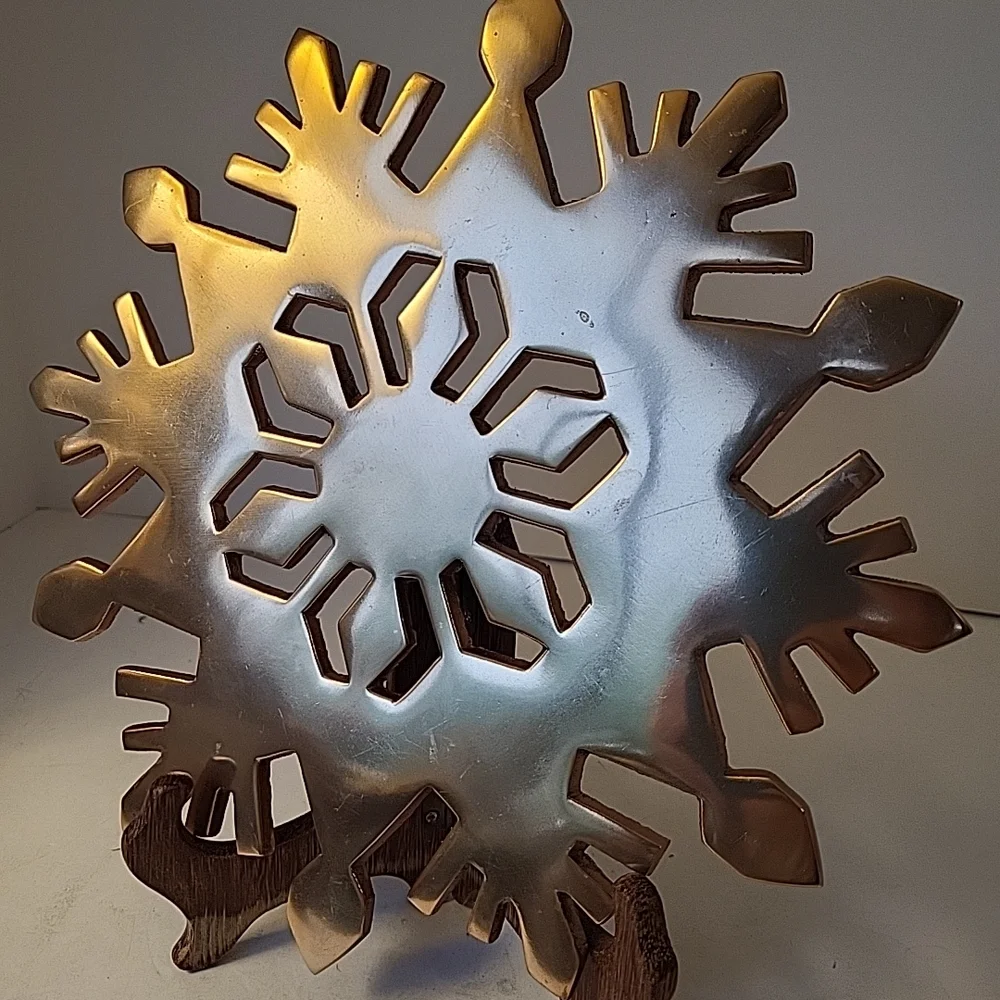 Crate And Barrel Snowflake Trivet